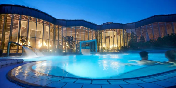 Außenaufnahme Bad in der Johannesbad Fachklinik Raupennest in Altenberg Außenaufnahme Bad in der Johannesbad Fachklinik Raupennest in Altenberg