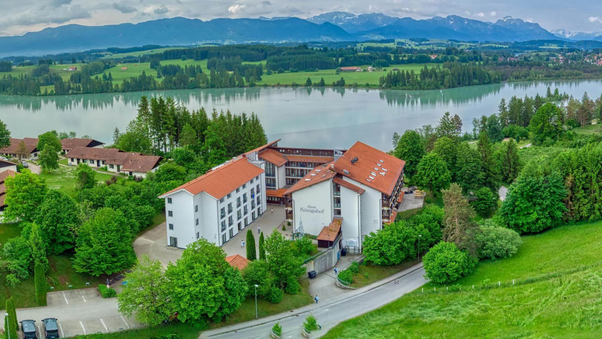 Außenaufnahme der Johannesbad Fachklinik Königshof